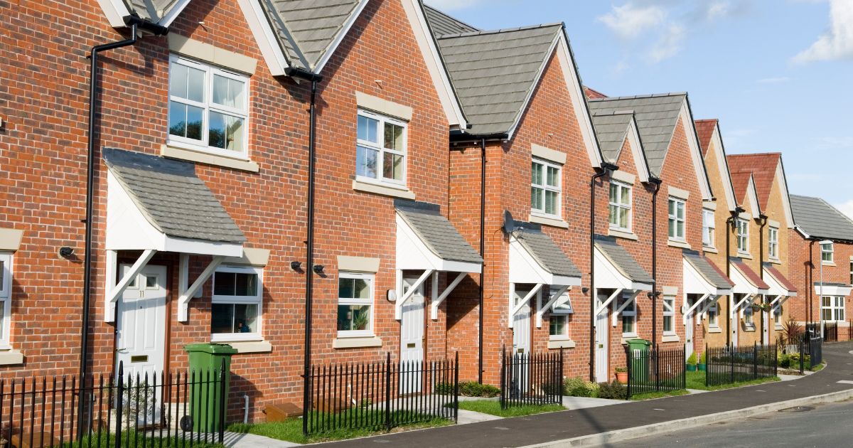Heat pump and radiators versus iHelios invisible ceiling heating cost comparison for developers